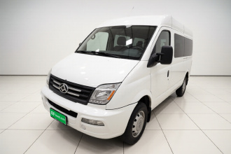 上汽大通MAXUS 新途V80 2023款 2.0T 手动经典傲运通长轴中顶6/7/8/9座