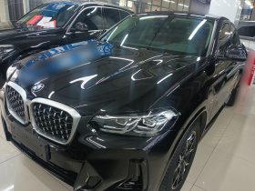 宝马X4 2022款 xDrive 25i M运动套装