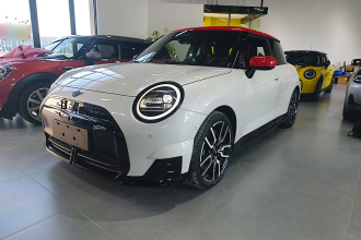 电动MINI COOPER 2024款 452km COOPER SE 赛车手