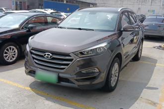 现代 途胜 2015款 1.6T 双离合两驱智能型