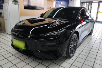 吉利银河 银河星耀8 2025款 130km EM-i 尊贵版