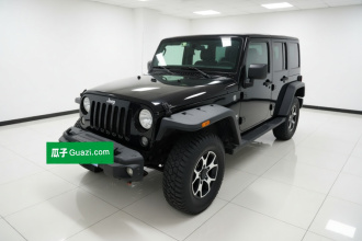 Jeep 牧马人 2015款 2.8TD Sahara 四门版