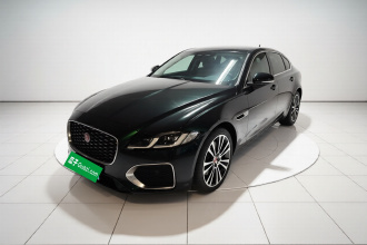 捷豹XFL 2022款 XFL 2.0T P250 两驱尊享豪华版