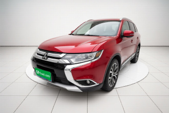 三菱 欧蓝德 2017款 2.0L 两驱荣耀版 5座