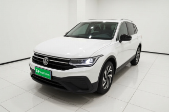 大众 途观L 2025款 出众款 300TSI 自动两驱龙腾版