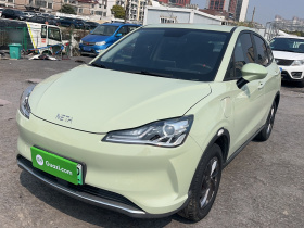 哪吒汽车 哪吒V 2022款 潮 300 行业版