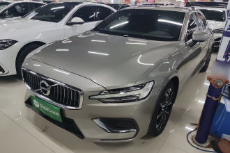 沃尔沃S60 2021款 T4 智逸豪华版