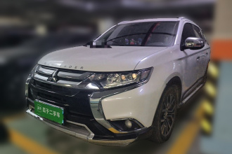 三菱 欧蓝德 2018款 2.4L 四驱豪华版 7座