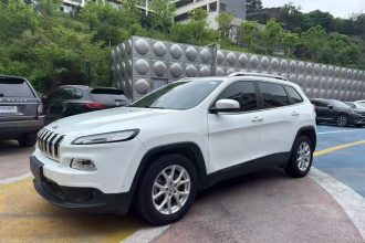Jeep 自由光 2016款 2.0L 智能版