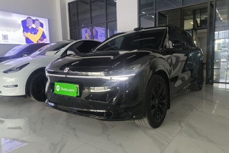 极氪7X 2025款 75kWh 后驱智驾版