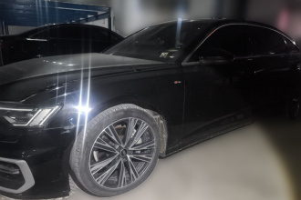 奥迪A6L 2023款 40 TFSI 豪华致雅型