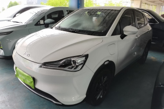 哪吒汽车 哪吒V 2022款 潮 300 Lite 三元锂
