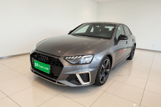 奥迪A4L 2024款 40 TFSI quattro RS套件燃速型