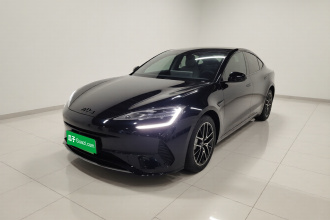 比亚迪 海豹 2024款 荣耀版 DM-i 1.5L 121km 尊贵型