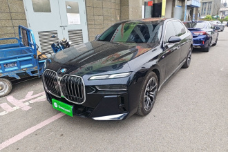 宝马7系 2023款 735Li M运动套装