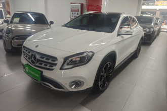 奔驰GLA 2017款 GLA 220 4MATIC 时尚型
