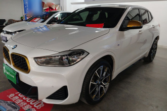 宝马X2 2023款 sDrive 25i 曜熠版