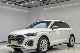 奥迪Q5L 2022款 40T 豪华动感型