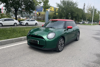 电动MINI COOPER 2025款 456km COOPER E 经典派