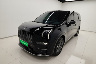 极氪009 2024款 六座行政版四驱 108kWh