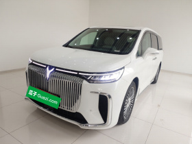 岚图汽车 岚图梦想家 2025款 PHEV 四驱尊贵鲲鹏版