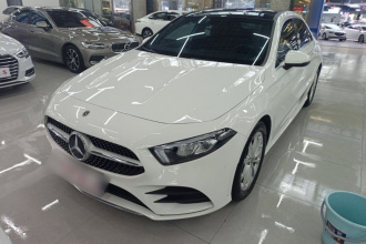 奔驰A级 2022款 A 200 L 运动轿车时尚型