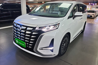 腾势D9 2022款 DM-i 970 四驱尊荣型