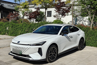 长安UNI-V 智电iDD 2024款 蓝鲸智电iDD 136km 智酷型