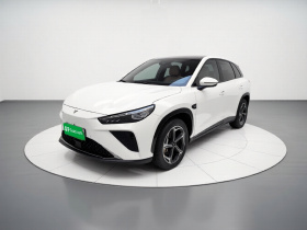 哪吒汽车 哪吒L 2024款 增程 310 闪充红衣版