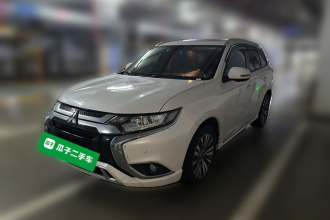 三菱 欧蓝德 2021款 改款 2.0L 两驱畅享版 5座