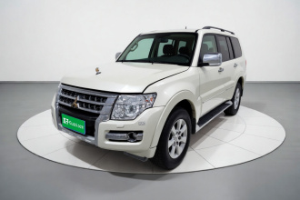三菱 帕杰罗（平行进口） 2020款  V93 3.0L 五门 GLS 7座 中东