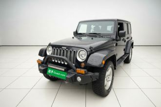 Jeep 牧马人 2015款 2.8TD Sahara 四门舒享版