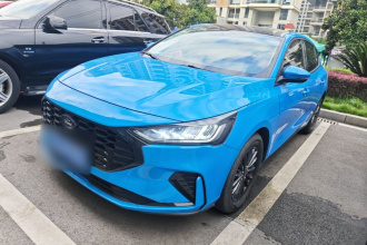 福特 福克斯 2022款 三厢 EcoBoost 180 自动竞速版