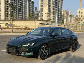 名爵 MG7 2025款 1.5T 300 DCT豪华版