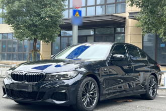 宝马3系 2022款 325i M运动曜夜套装