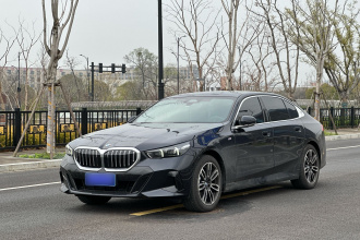宝马5系 2025款 530Li 领先型 M运动套装