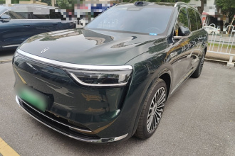 鸿蒙智行 问界M8 2025款 增程 Ultra版 53.4kWh 6座版 (192线激光雷达）