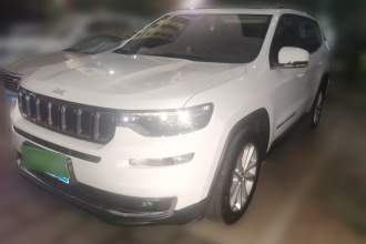 Jeep 大指挥官 2020款 2.0T 两驱精英版
