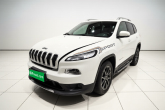 Jeep 自由光 2020款 2.0L 两驱经典运动版