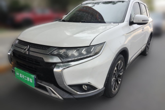 三菱 欧蓝德 2020款 2.4L 四驱致享版 5座