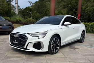 奥迪A3 2023款 改款 A3L Limousine 35 TFSI 时尚运动型