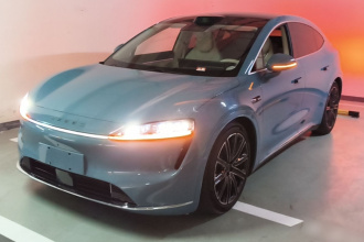 鸿蒙智行 智界R7 2024款 纯电 736km UItra