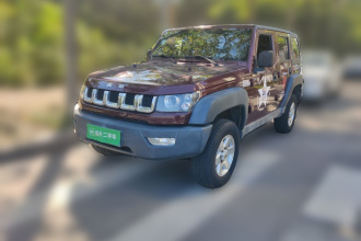 北京越野BJ40 2016款 40L 2.0T 手动两驱豪华版