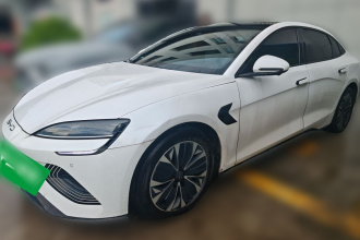 比亚迪 海豹 2022款 550km 标准续航后驱版尊贵型