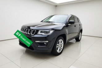 Jeep 指南者 2020款 220T 自动精英版