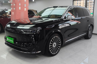 鸿蒙智行 问界M8 2025款 增程 Ultra版 53.4kWh 6座版 (192线激光雷达）