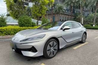 腾势Z9GT 2024款 1100四驱Max版