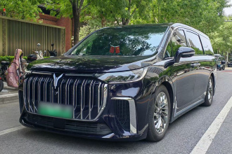 岚图汽车 岚图梦想家 2024款 PHEV 超长续航旗舰版