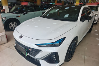 长安UNI-V 2023款 1.5T 尊贵型