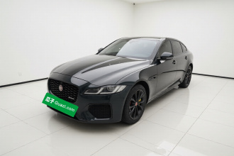 捷豹XFL 2021款 XFL 2.0T P250 四驱曜黑运动版